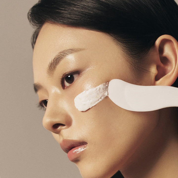 AMBER SECTION One-Step Modeling Mask Lemon Shake