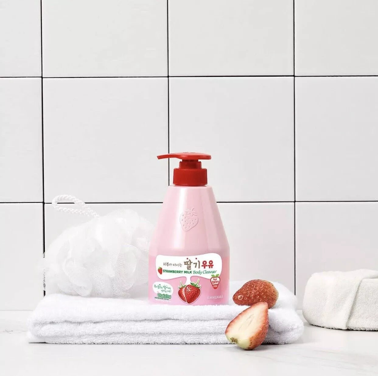 Kwailnara Strawberry Milk Body Cleanser